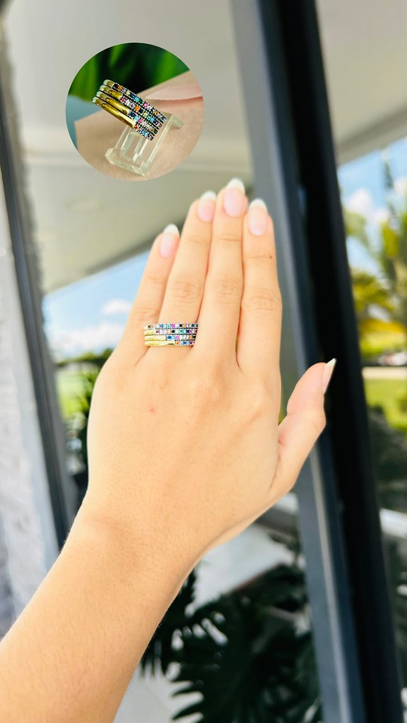 Side view of Solitaire Ring